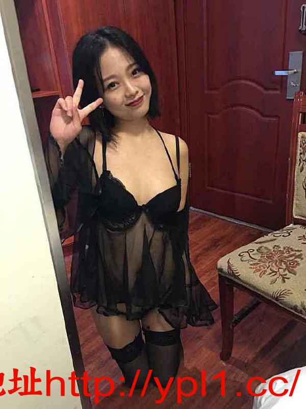 性感黑丝骚货口活好