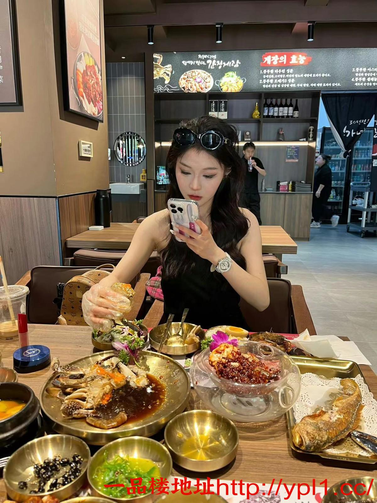 腰臀比完美漂亮妹子