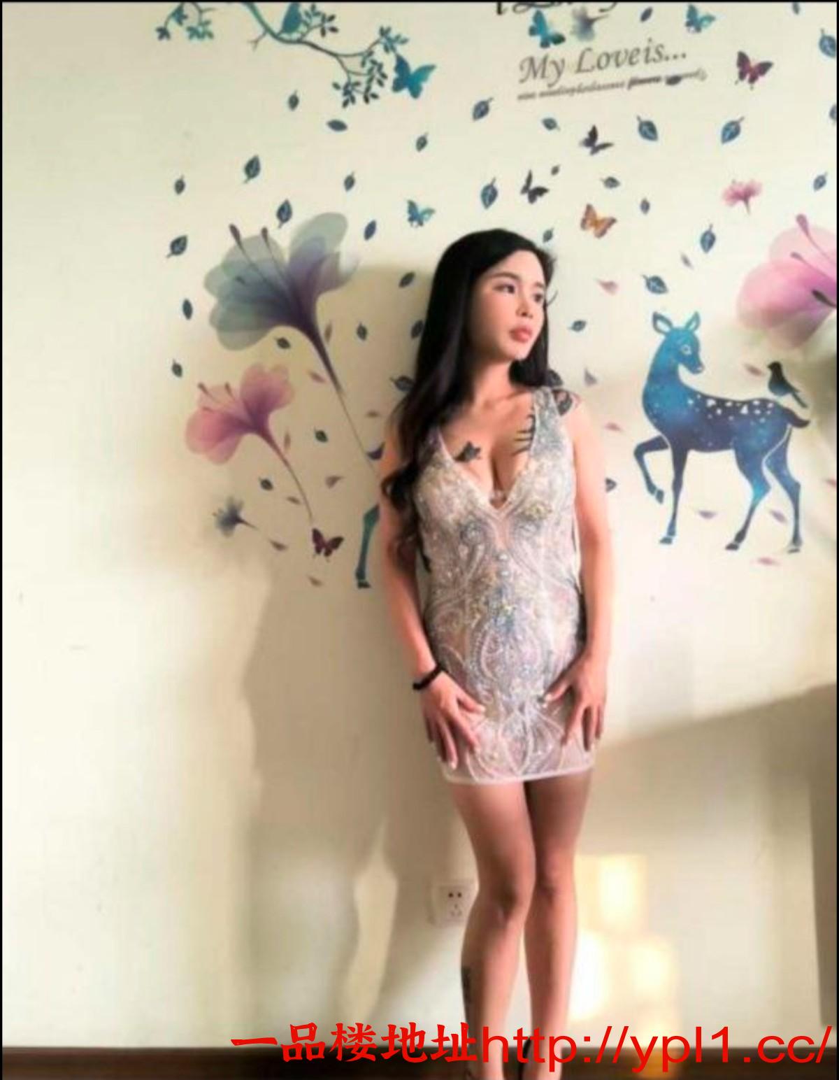 疯狂尺度荡妇居家偷情体验喷泉