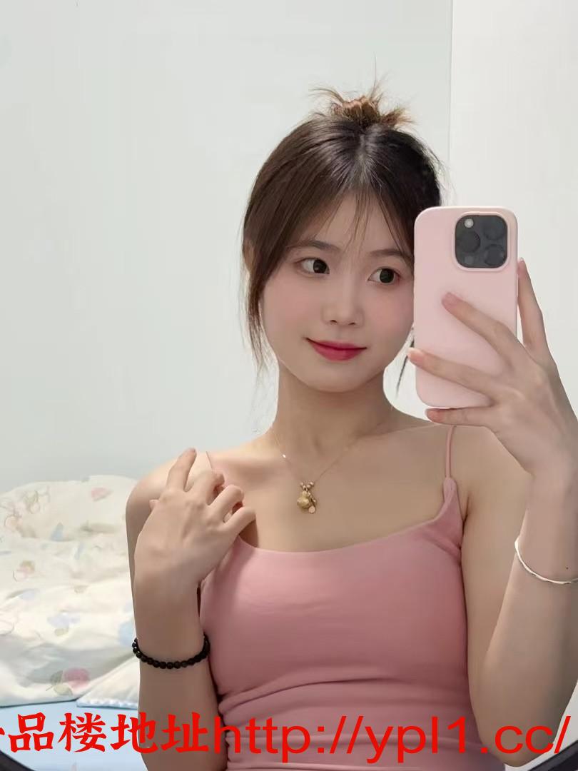 纯欲小姐姐依依