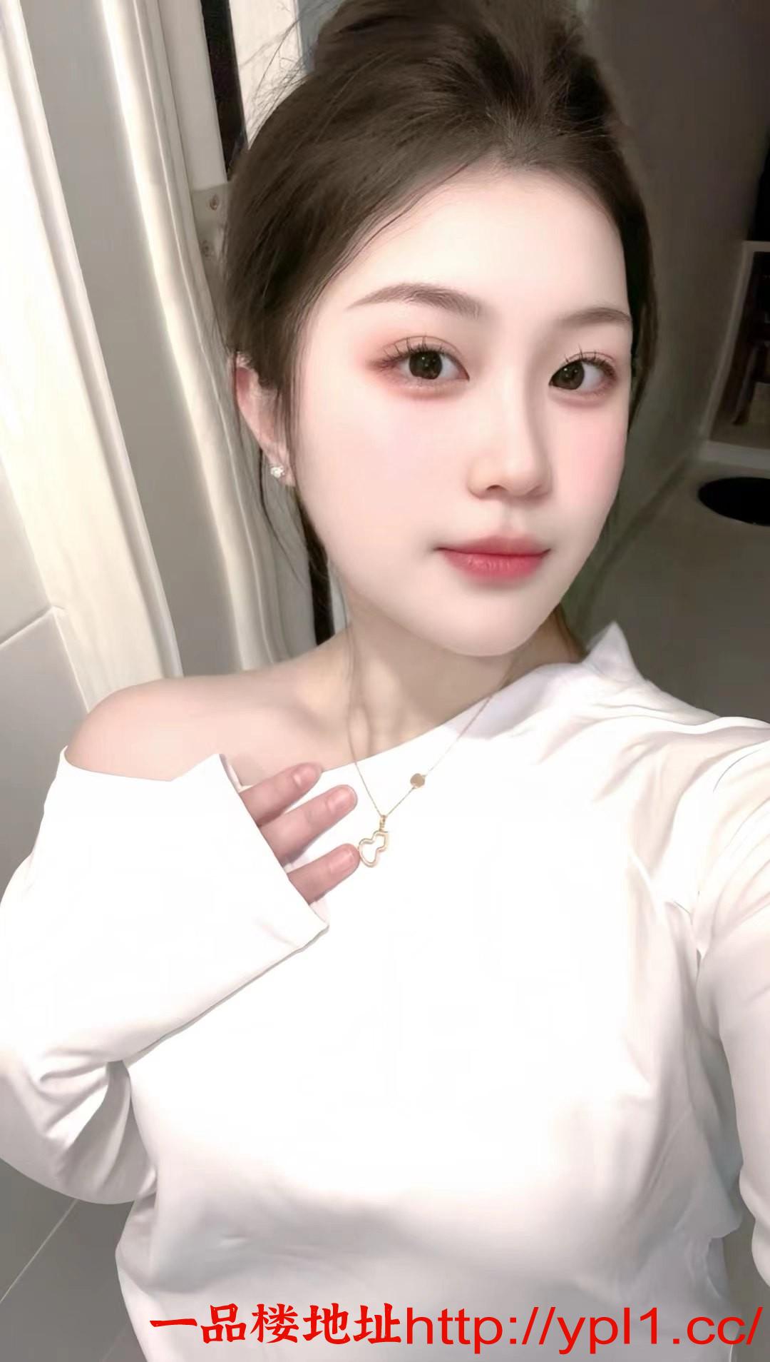 大波身材粉嫩一线天