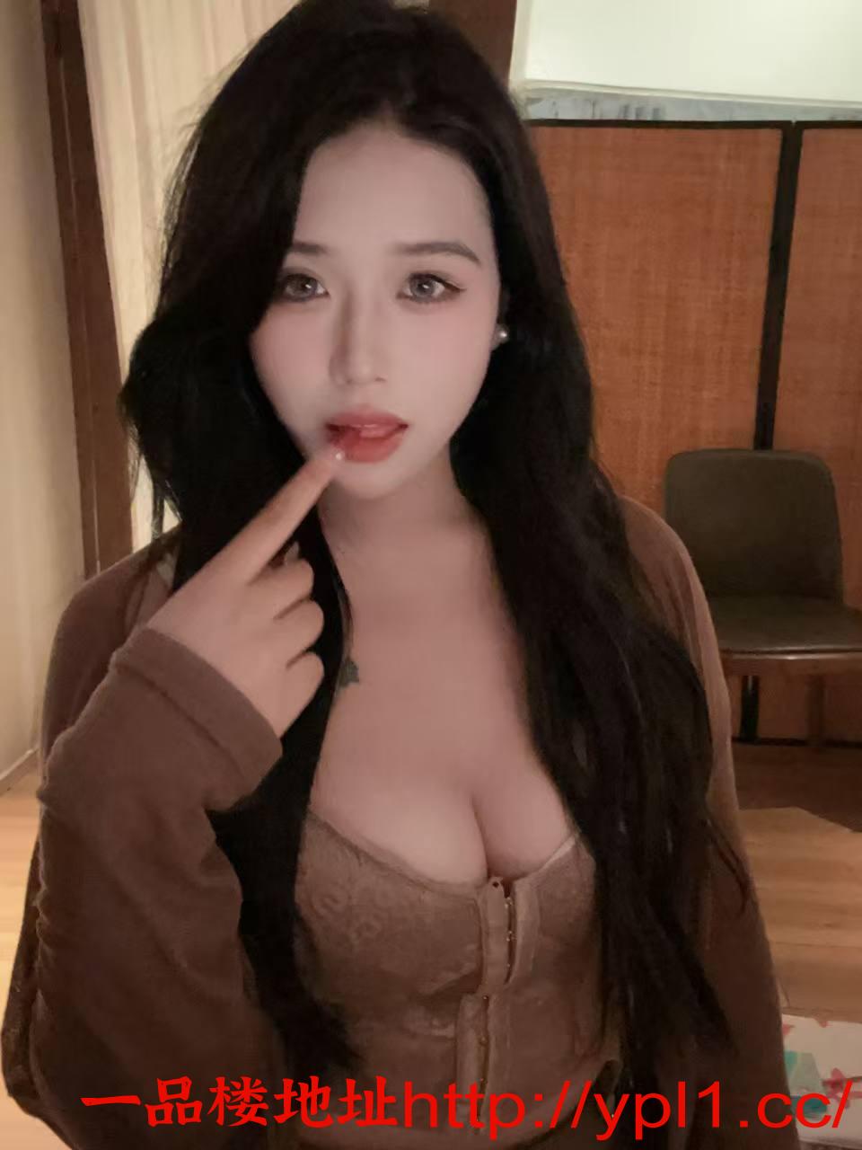 S型胸大妩媚榨汁姬