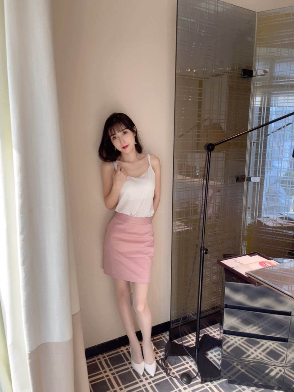 女孩白嫩皮肤 诱惑大长腿 可舔很骚