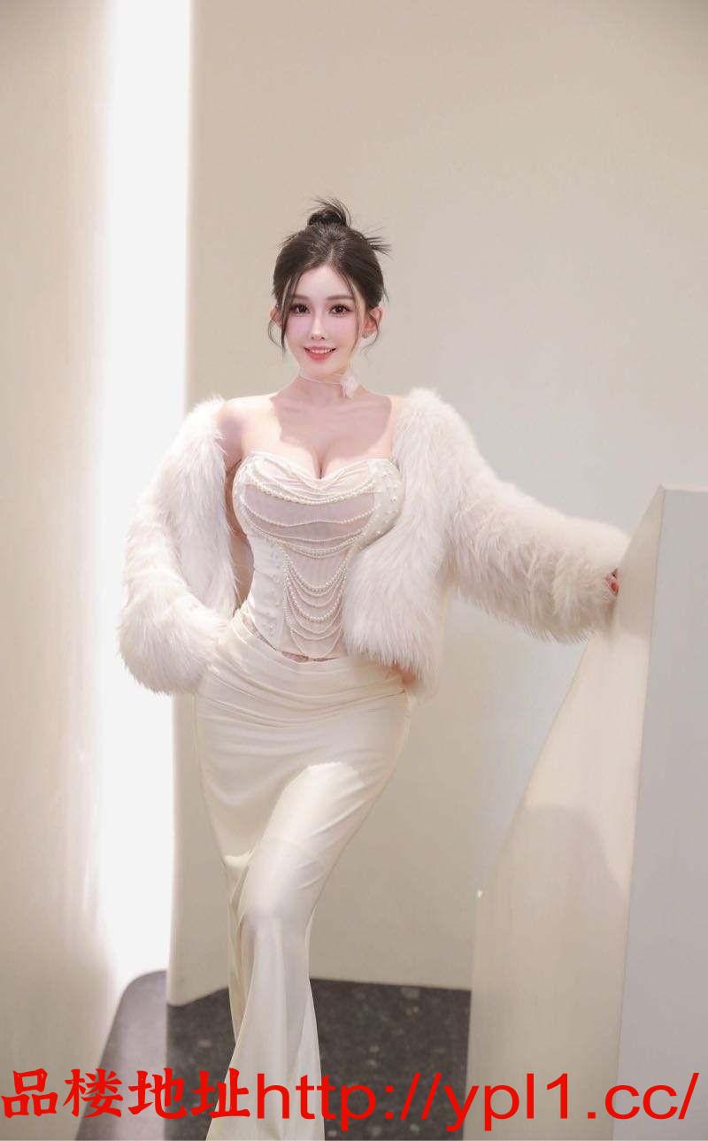 制服骚女粉嫩多汁