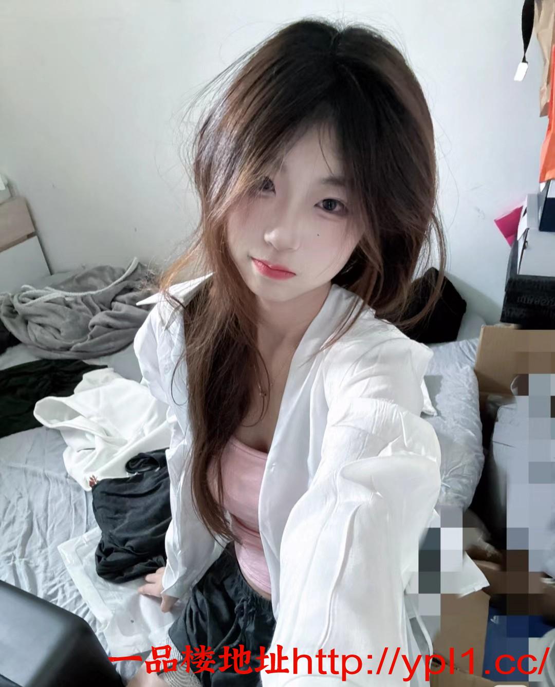 04兼职闷骚嫩妹