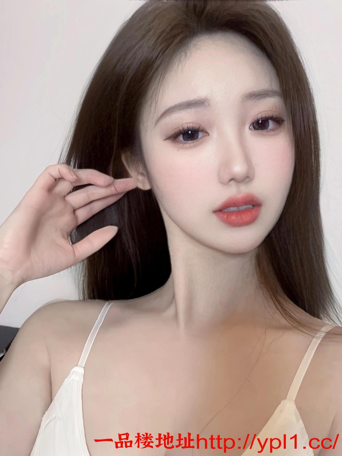 新到甜妹稚嫩脸蛋下海求调教（真人已去）