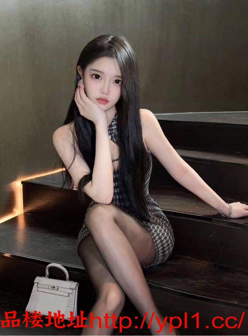 性感黑丝鲍鱼逼妹妹