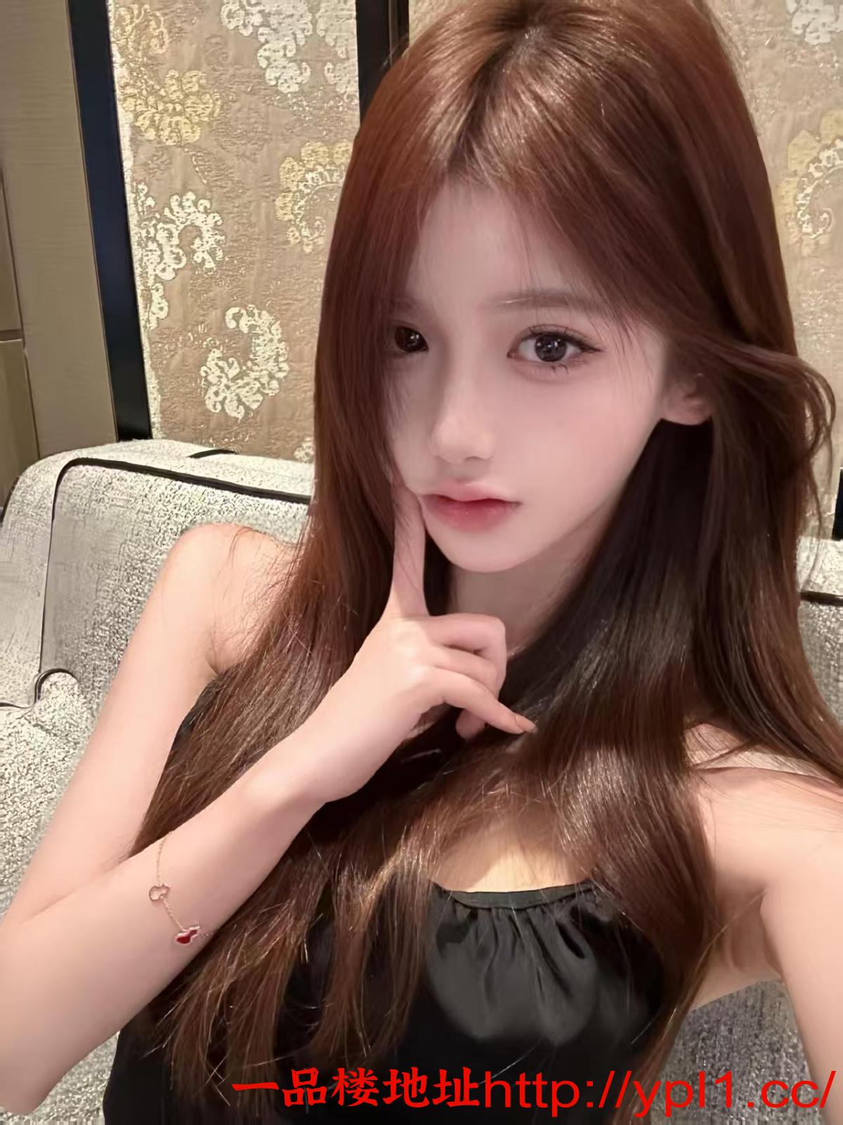 甜美系女孩逼逼很粉 口得好深