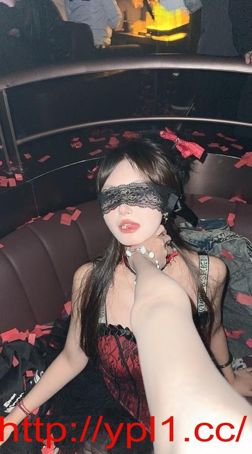 温柔性感甜美爽翻天，小穴粉嫩，敏感体质易湿