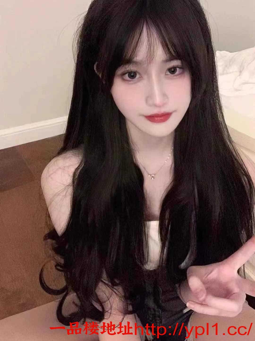 闷骚大臀翘女友系老师