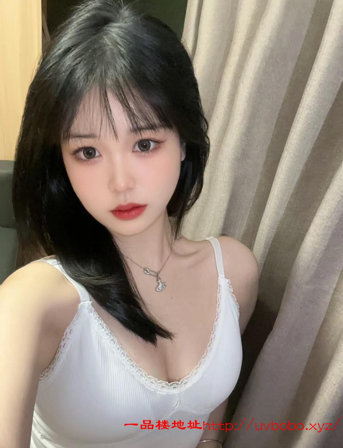 粉嫩少女馒头逼爱死了