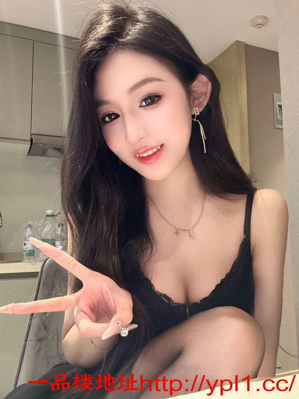 小骚狐狸的粉嫩鲍淫水多没有异味