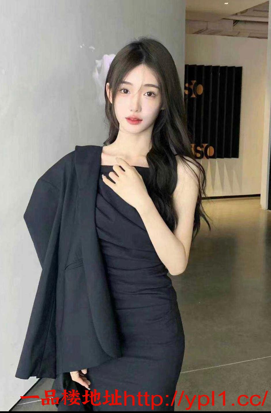 外表清纯内心火热的女孩