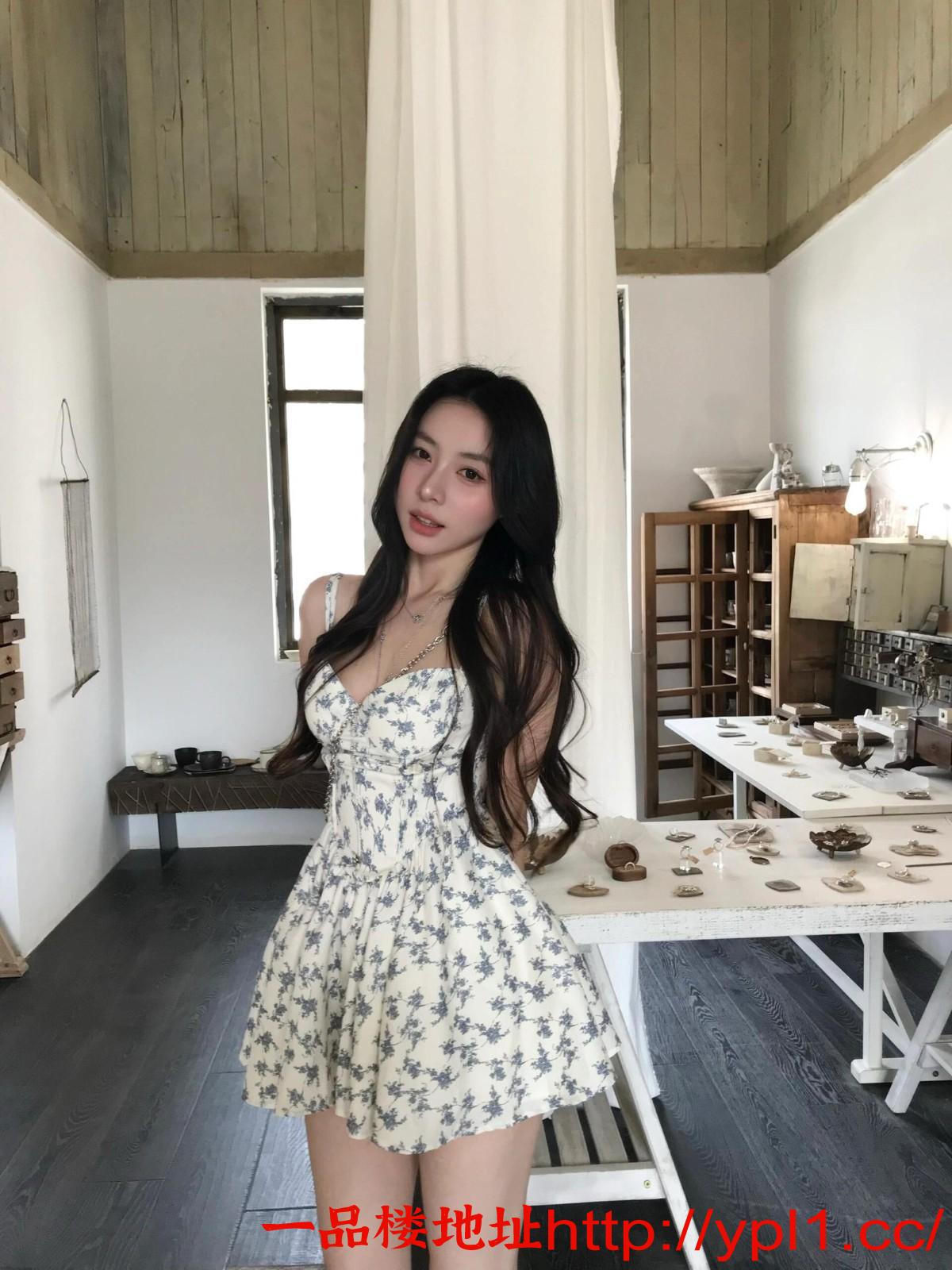 极品嫩妹会吸会舔