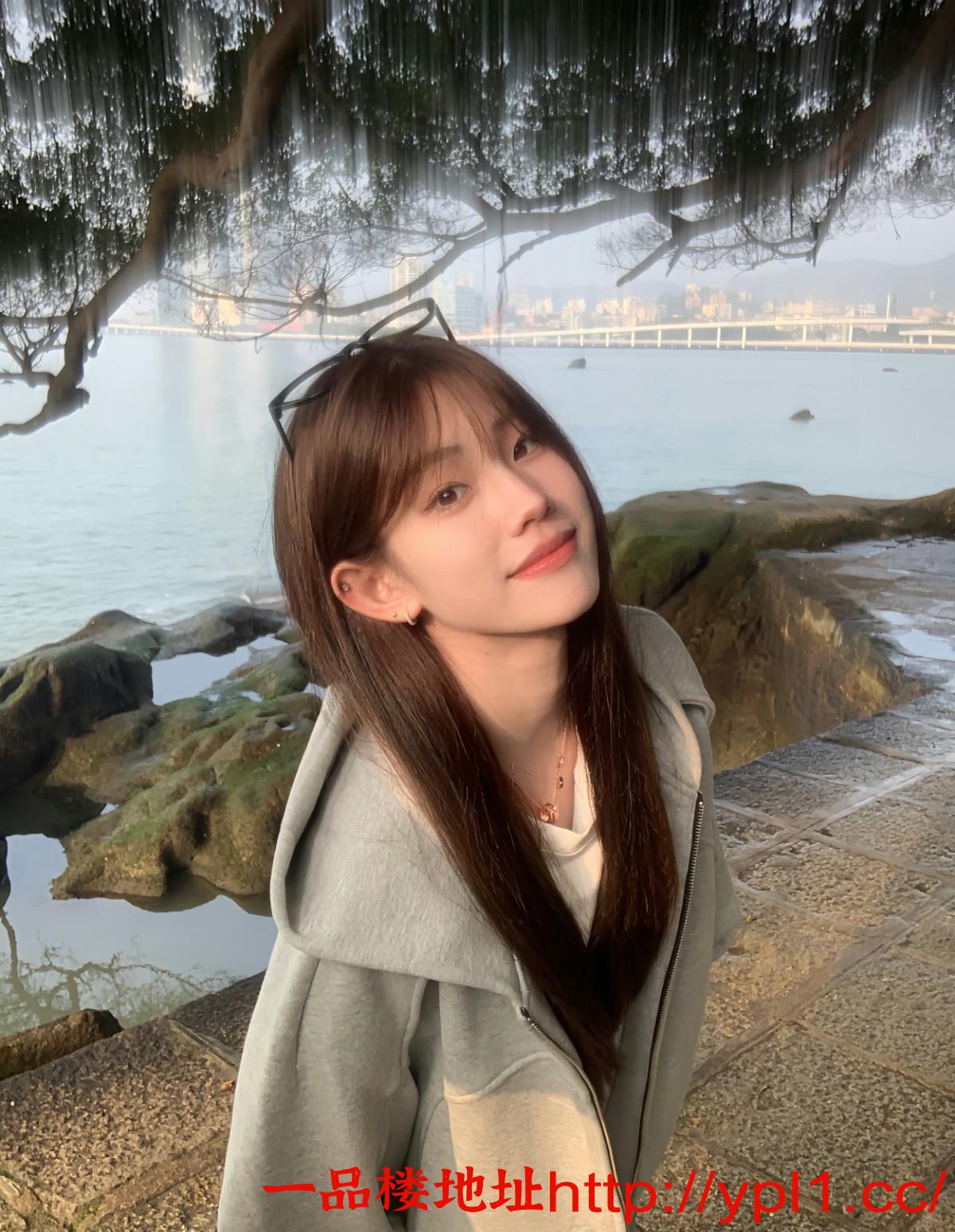 00后黑丝有气场