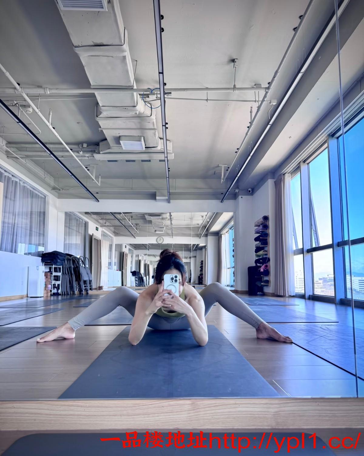 分享上海03年舞蹈学院学生妹 肤白貌美姿势多听话乖巧特配合（可上门）