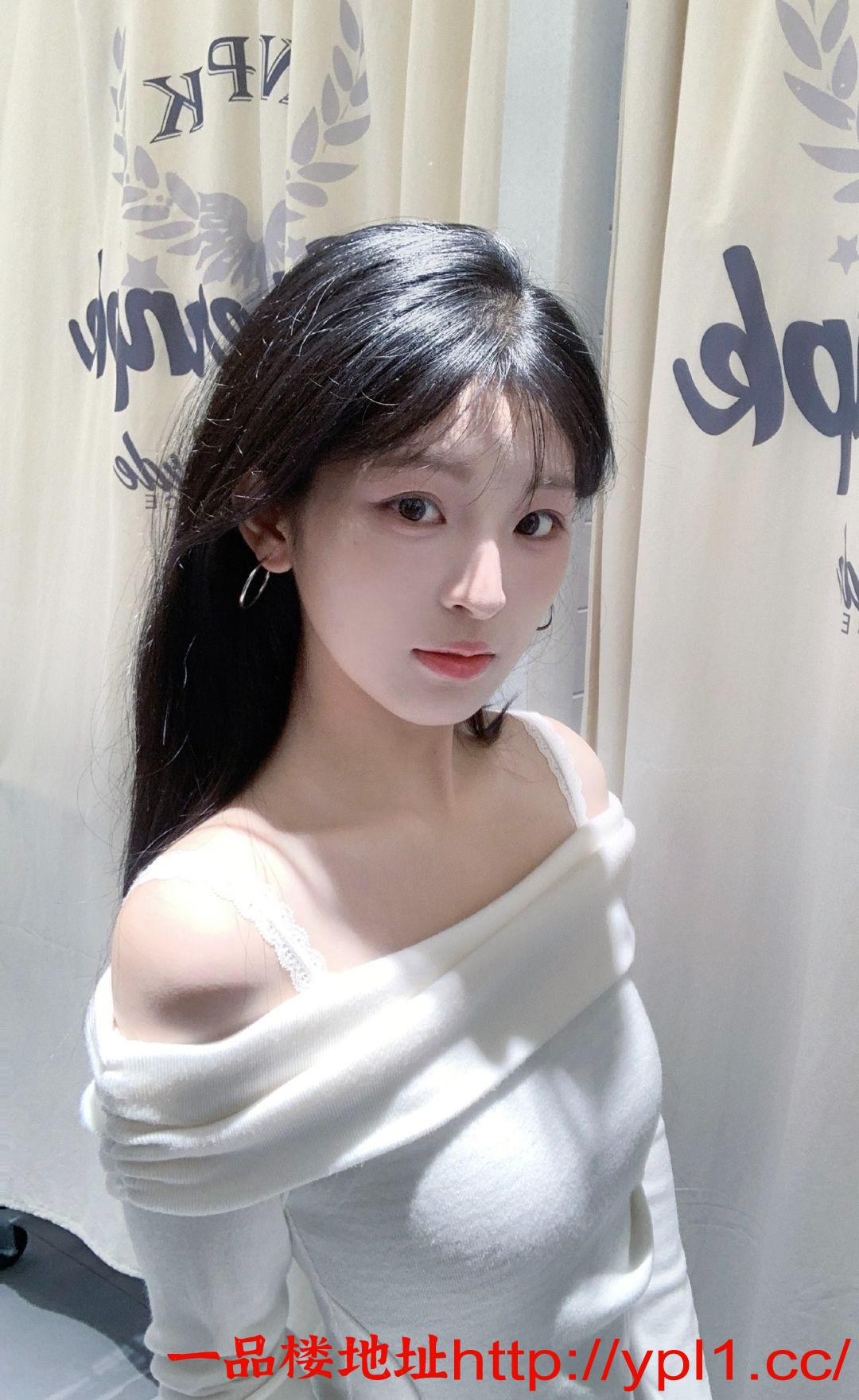 粉鲍逼紧会喷水能吞精