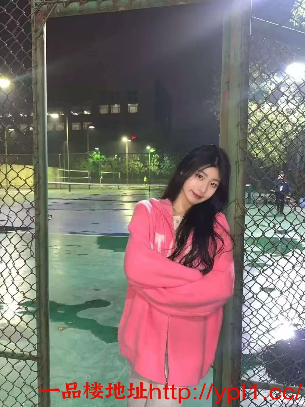 性感三点粉嫩的兼职小妹