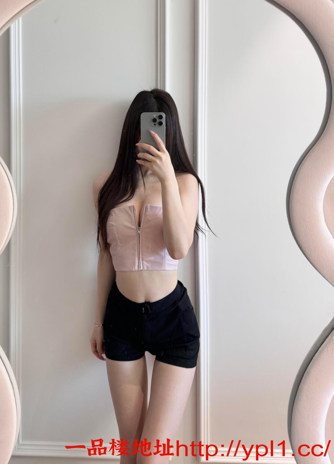 嫩妹美艳动人初次出海粉粉嫩嫩的鲍鱼