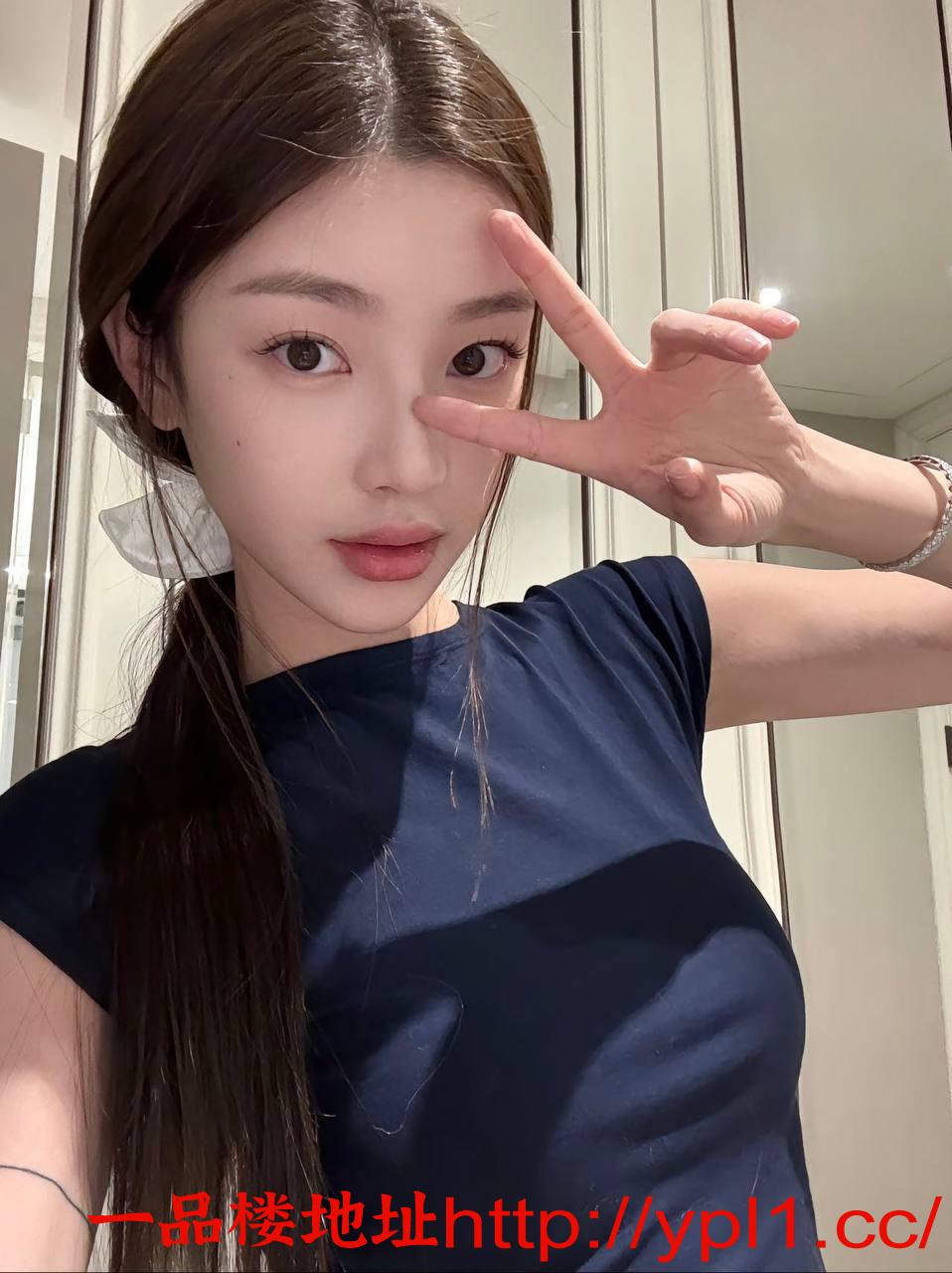 区年轻靓丽小妹妹激情爱爱值得体验一下