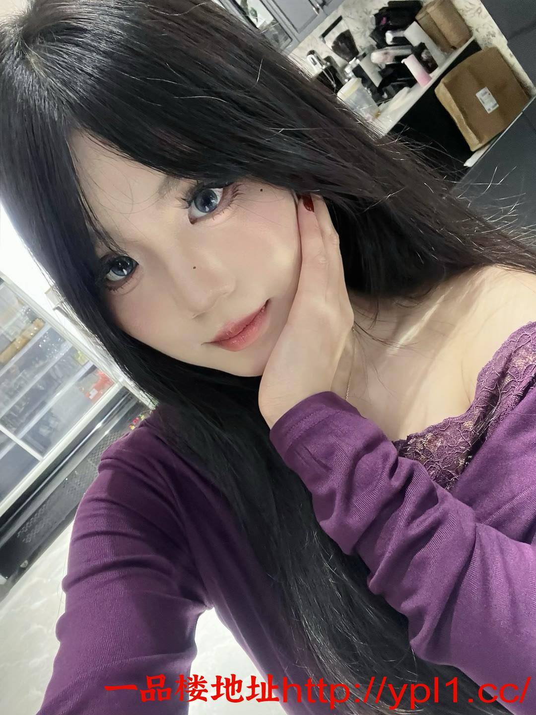 紫色韵味粉B大奶妹