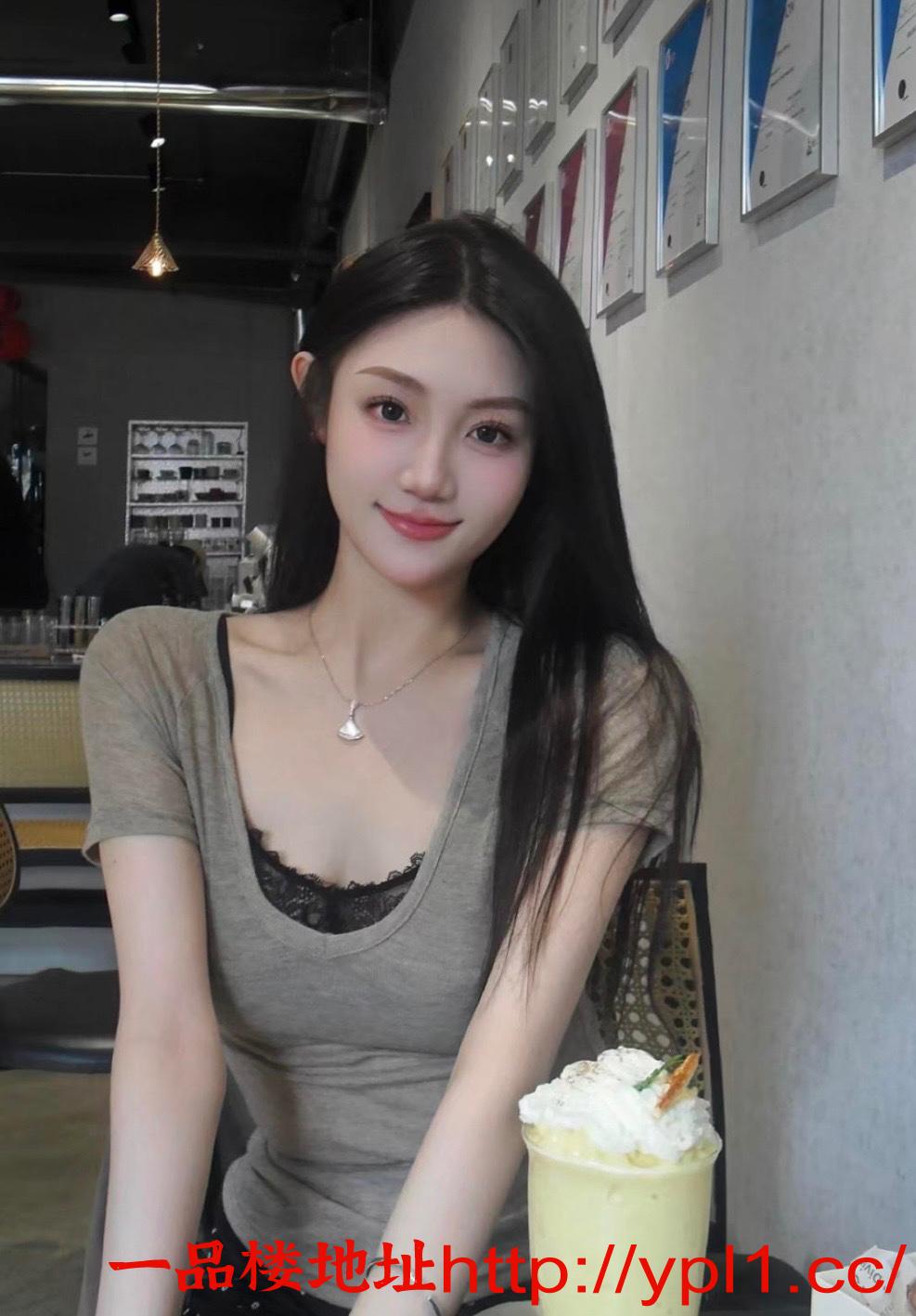 外表清纯内心火热的女孩