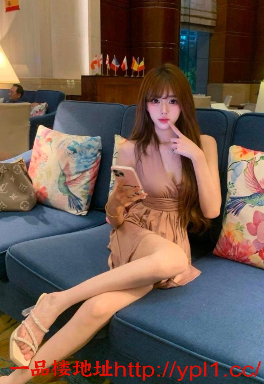 性感小妹三点粉小穴嘴巴很紧