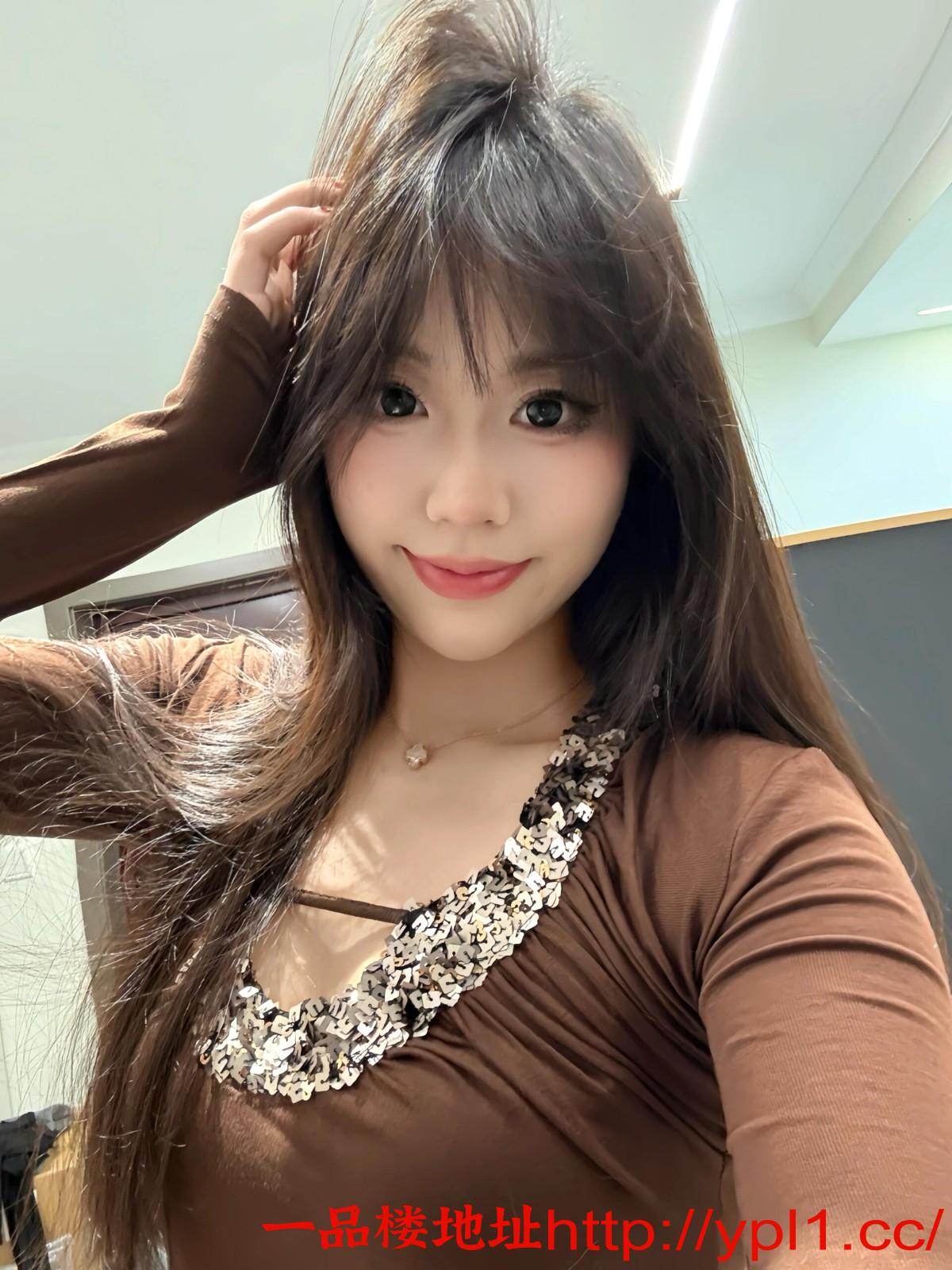 蜜臀诱人风骚小妹妹