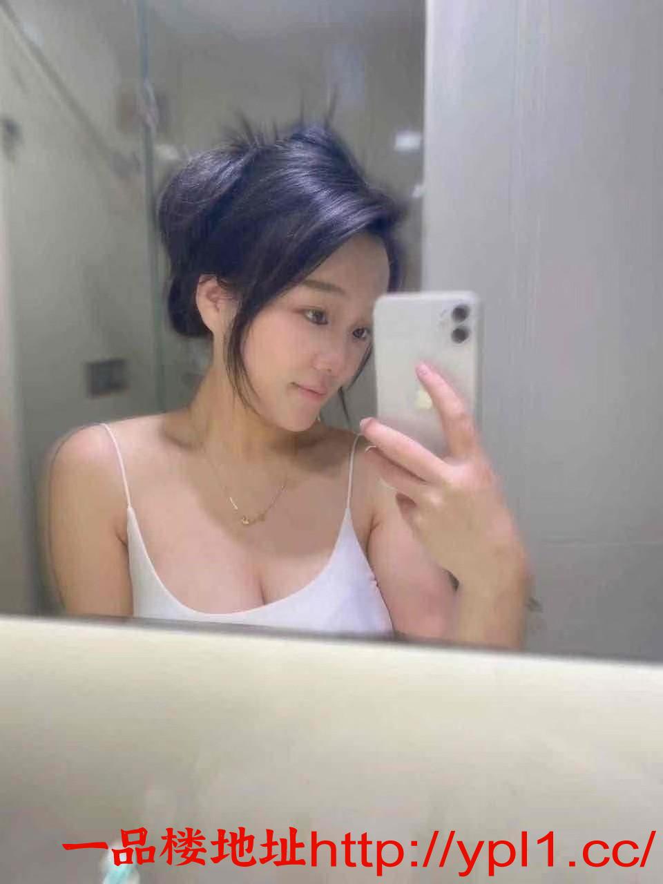 前凸后翘妩媚小骚货