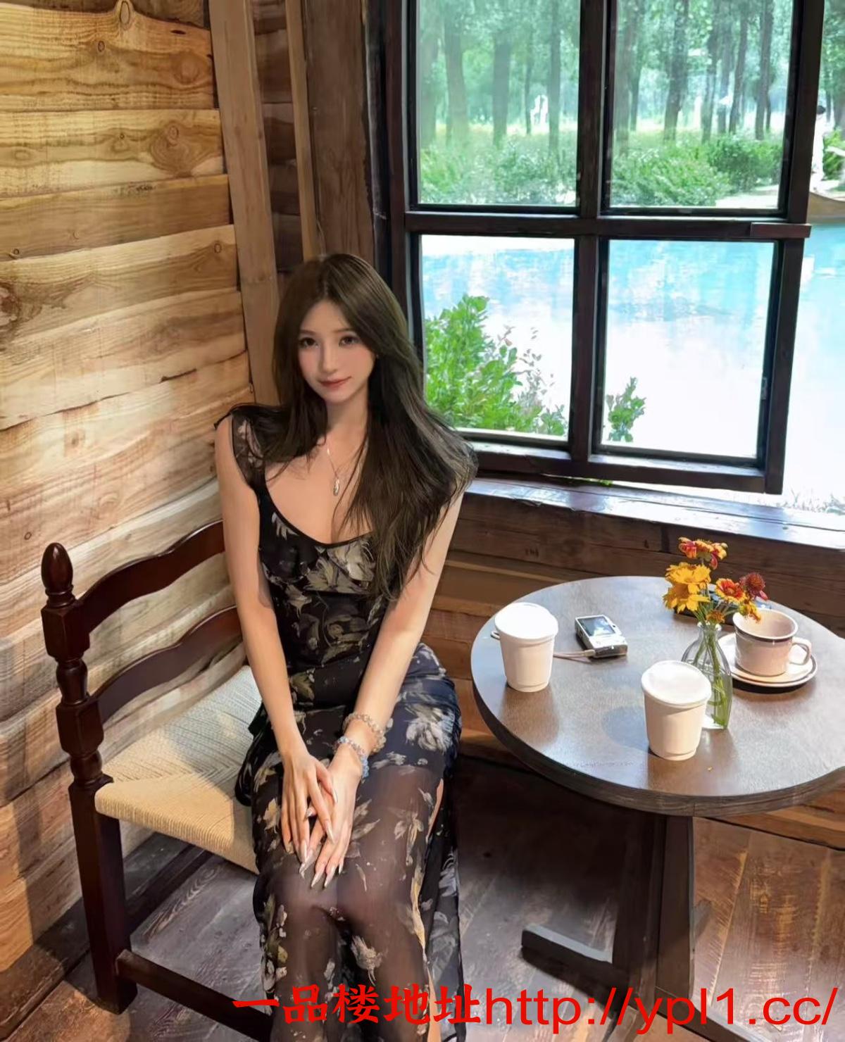 粉嫩蜜桃尤物老师(有课室可外出）