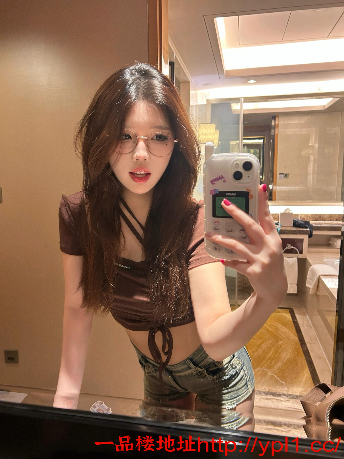 文静女孩刚做不久身材好漂亮兼职小妹