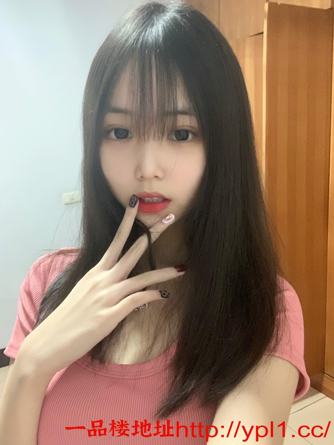 00后嫩妹肤白貌美粉嫩小穴多汁