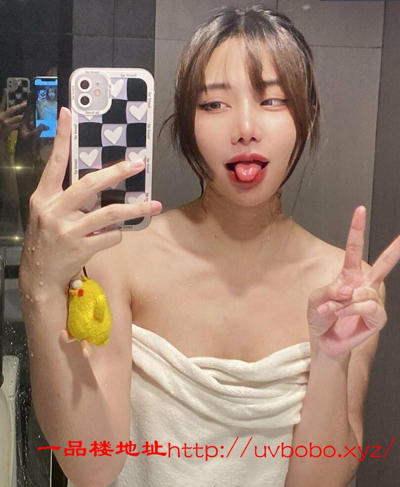 骚货美女舌头灵活很软