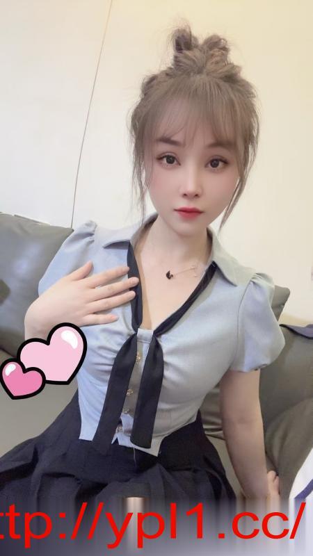 微胖丰满大胸妹