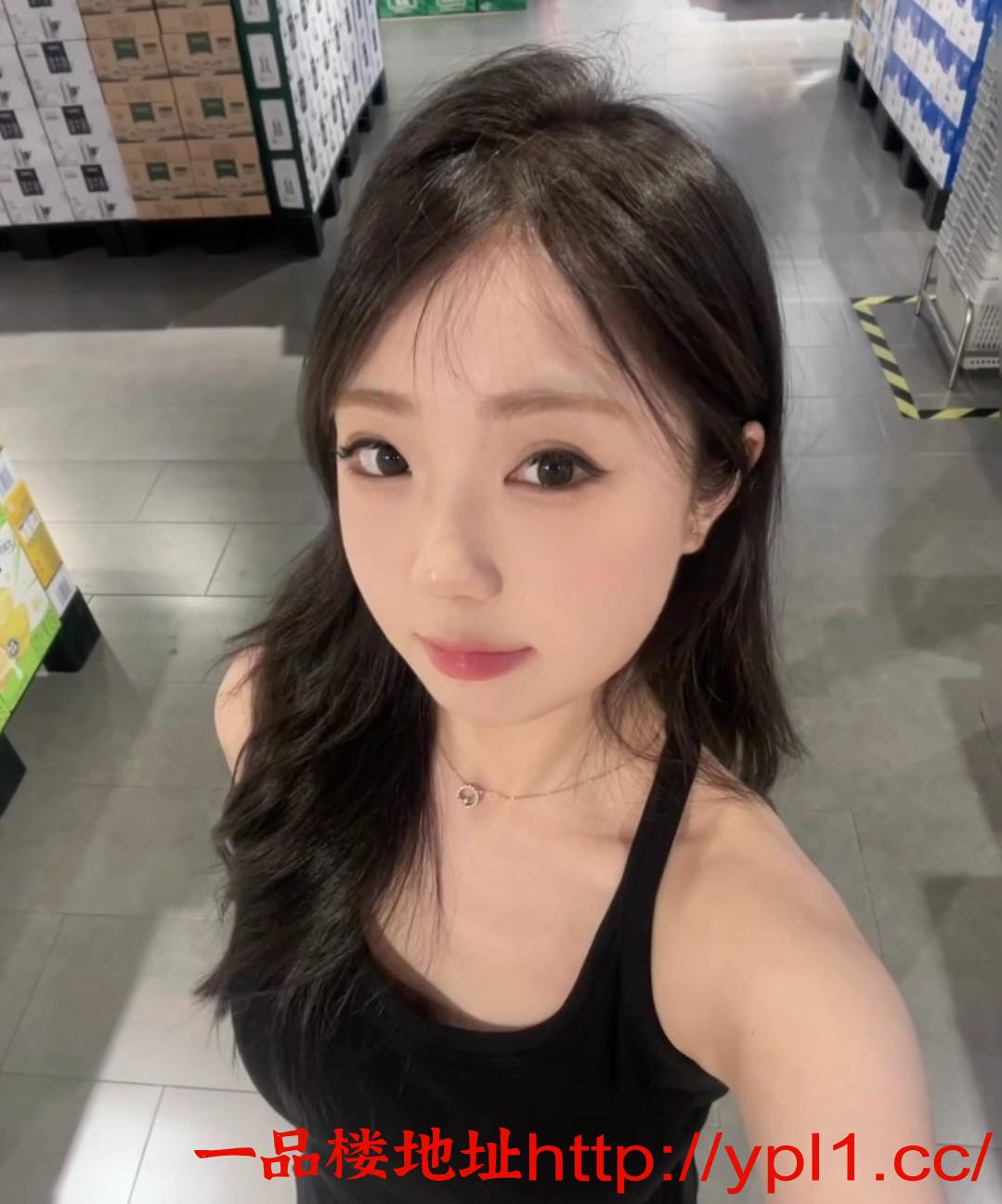 水嫩翘臀小骚逼