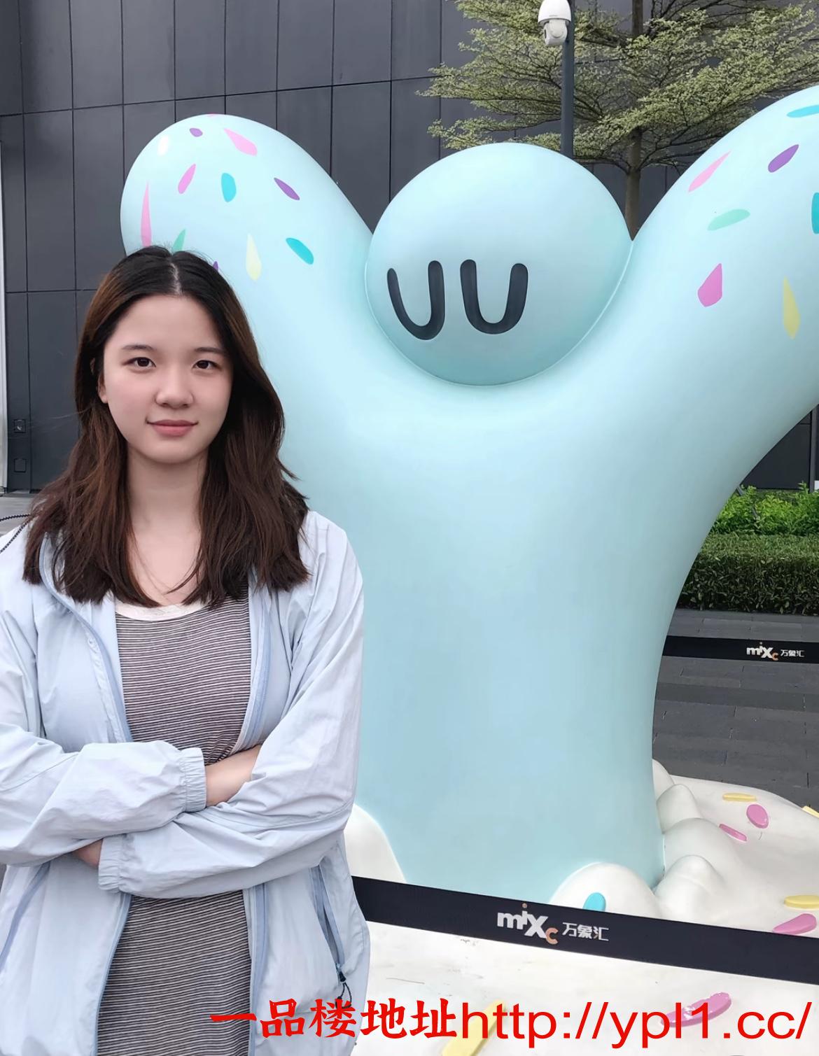 嫩妹骚逼水多姿势多奶子圆润