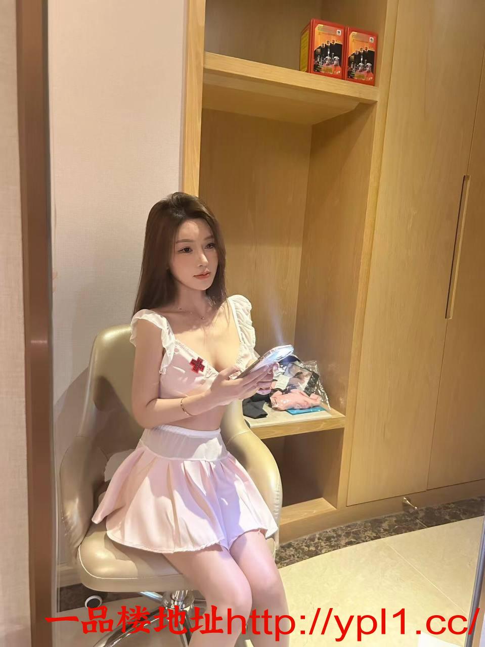 极品销魂淫荡翘臀小妹