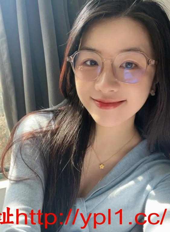 服务小妹口爆颜色