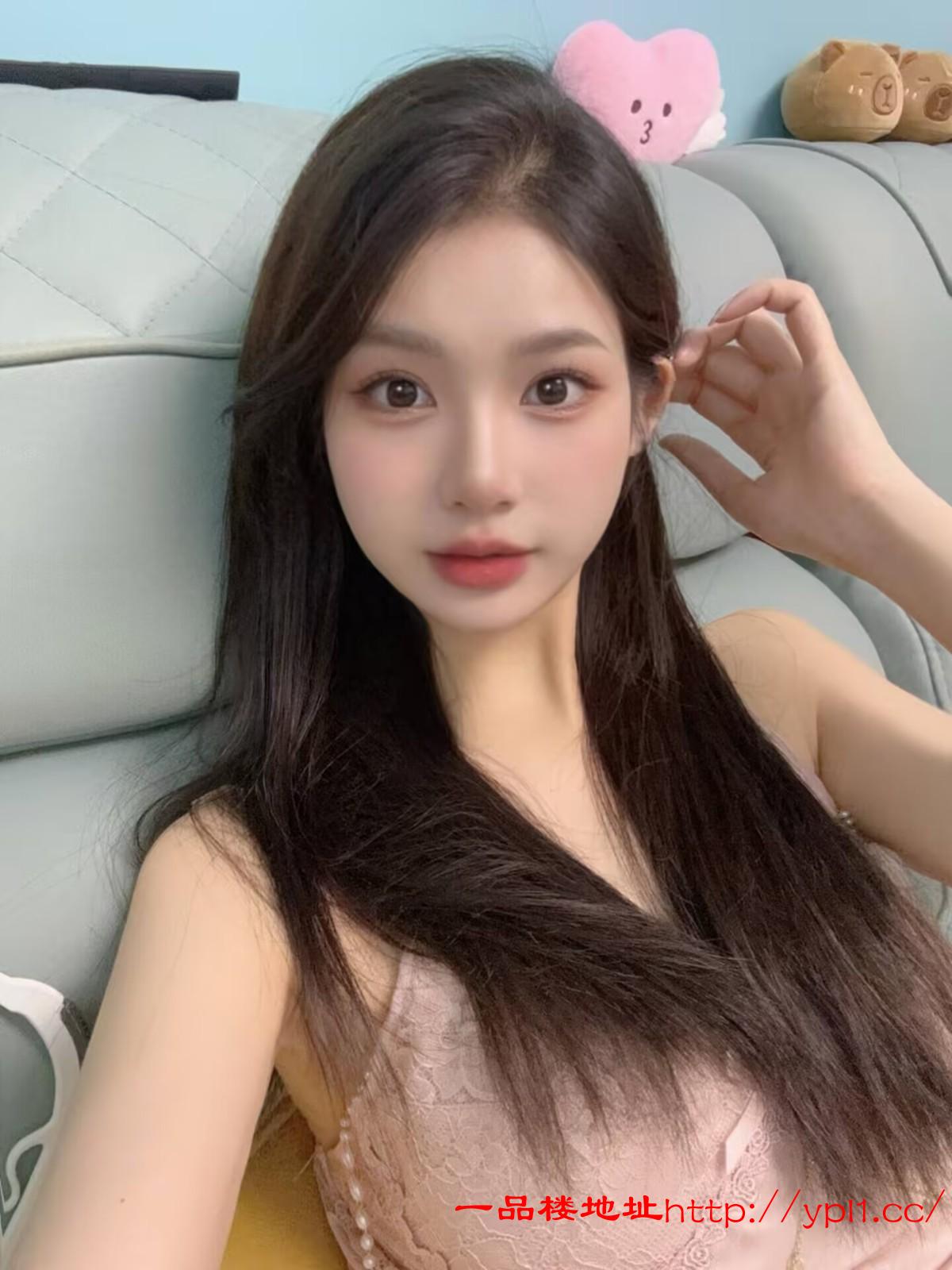 皮肤细腻的御姐热情主动很奈斯