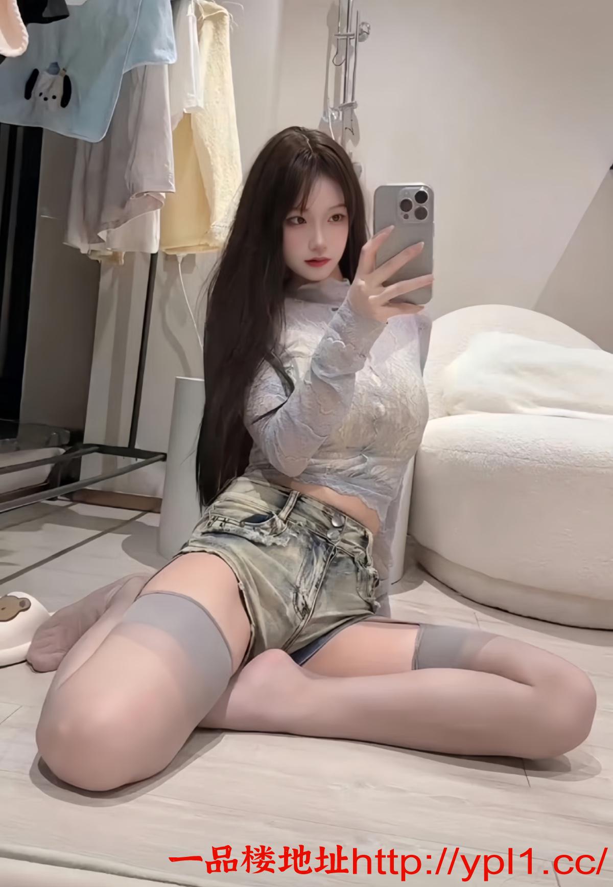 白丝妹妹各种姿势都会 好会撩