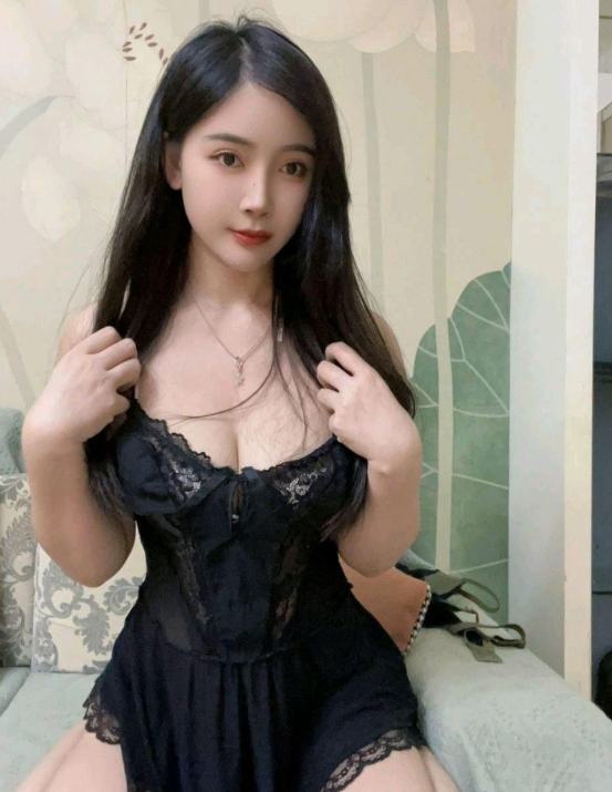 蜜汁多水爆乳细腰小骚货