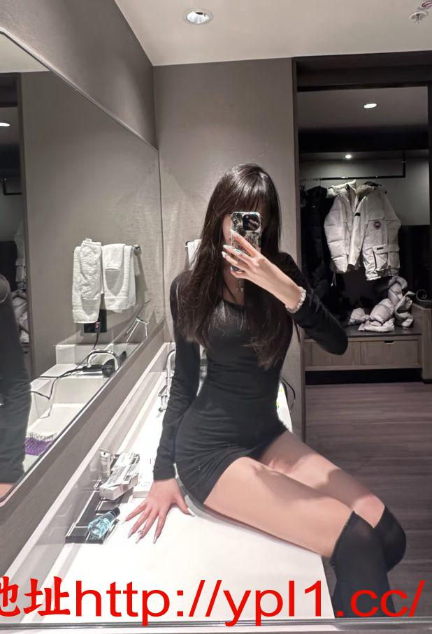 下海不久的兼职嫩妹妩媚伊人