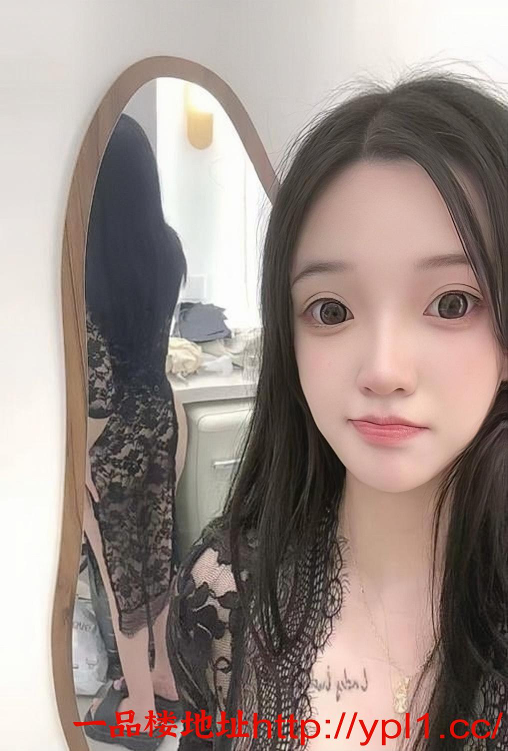 未央妹子上下皆粉后入撅着屁股迎接