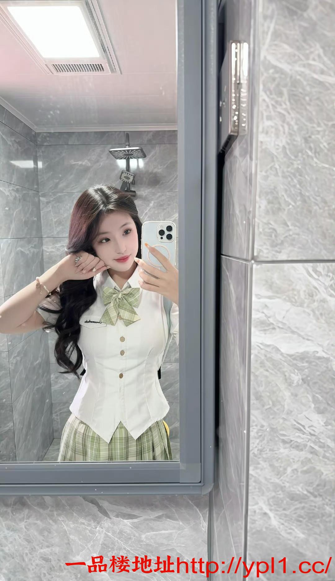 妖娆骚妹一字马潮喷