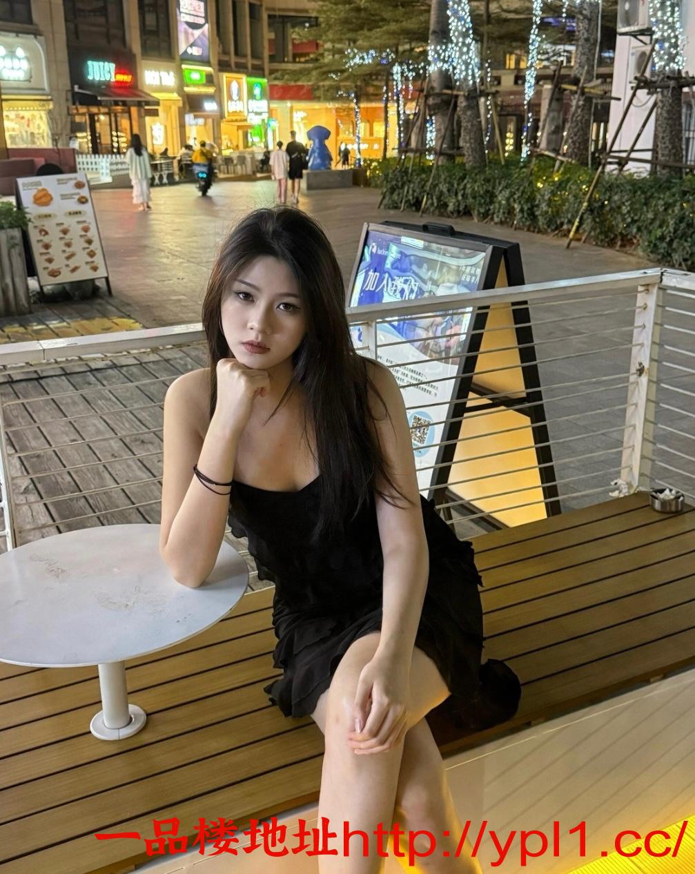 反差包臀白虎少妇可情趣装