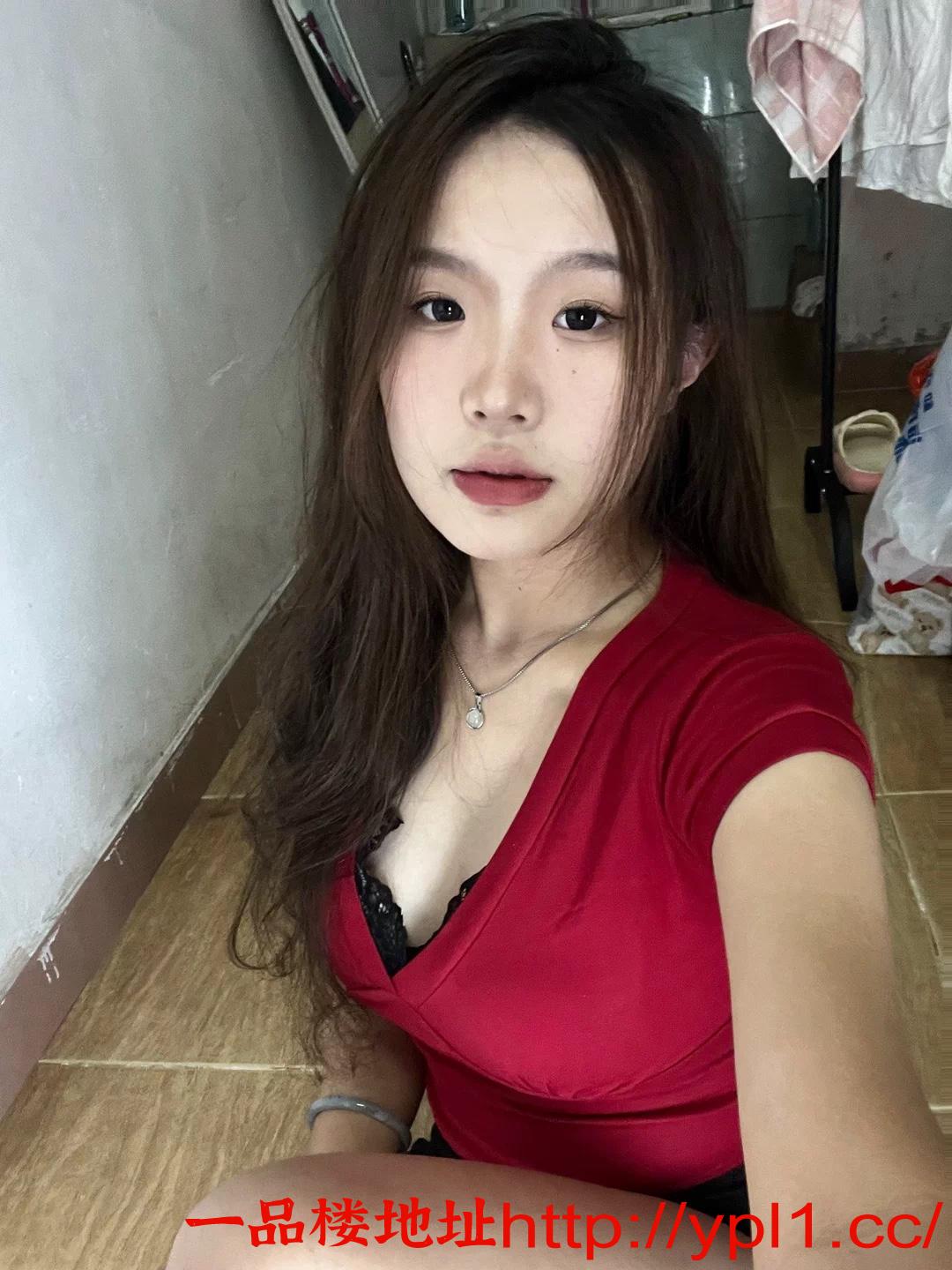 妹妹洞口很小插进去非常紧