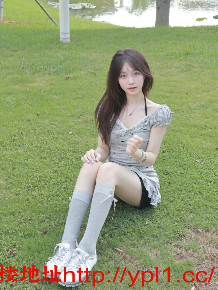 皮肤白净身材细腻的甜美（白丝圣体）