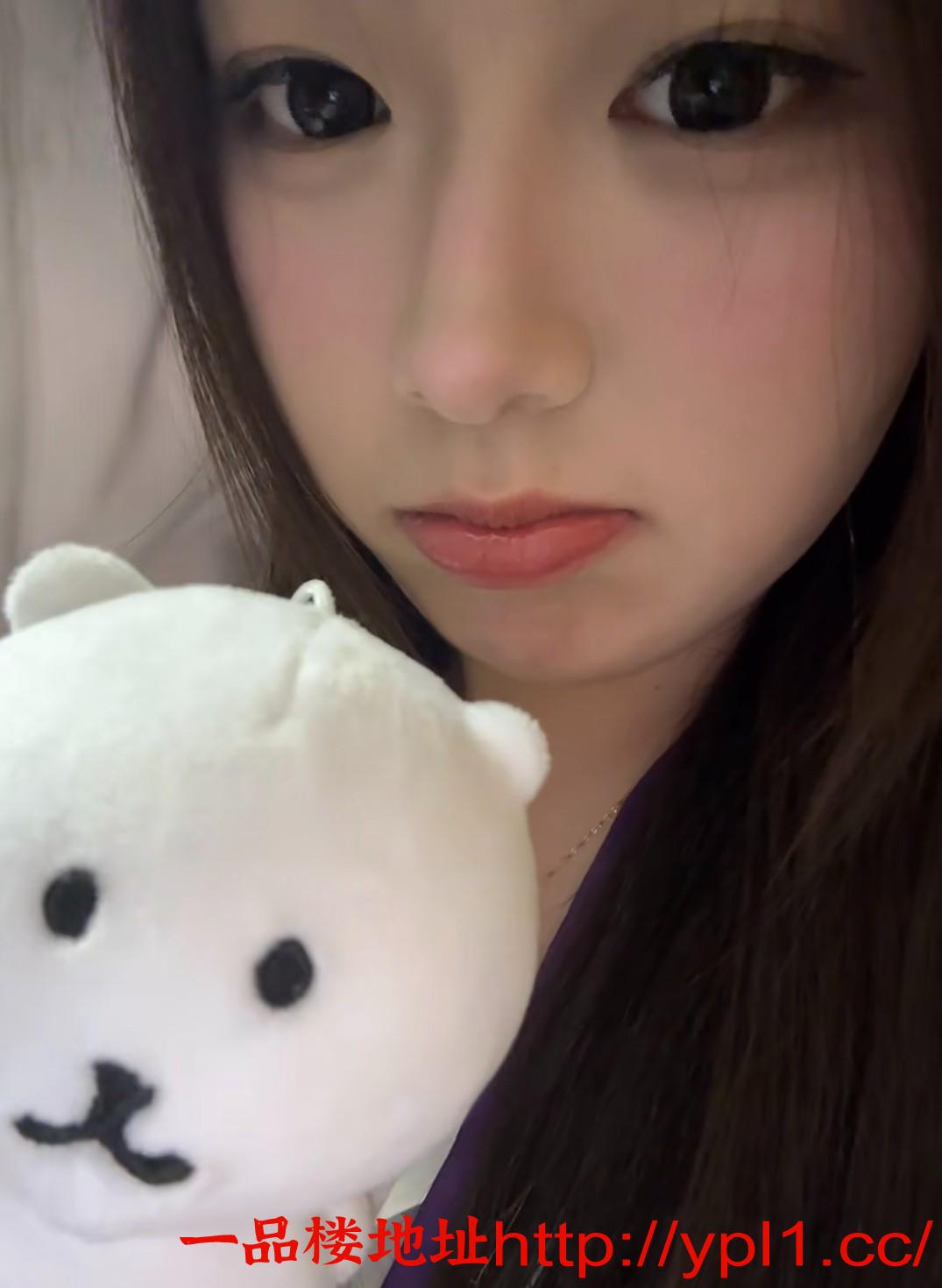 大胸超甜的妹子 皮肤又白又嫩