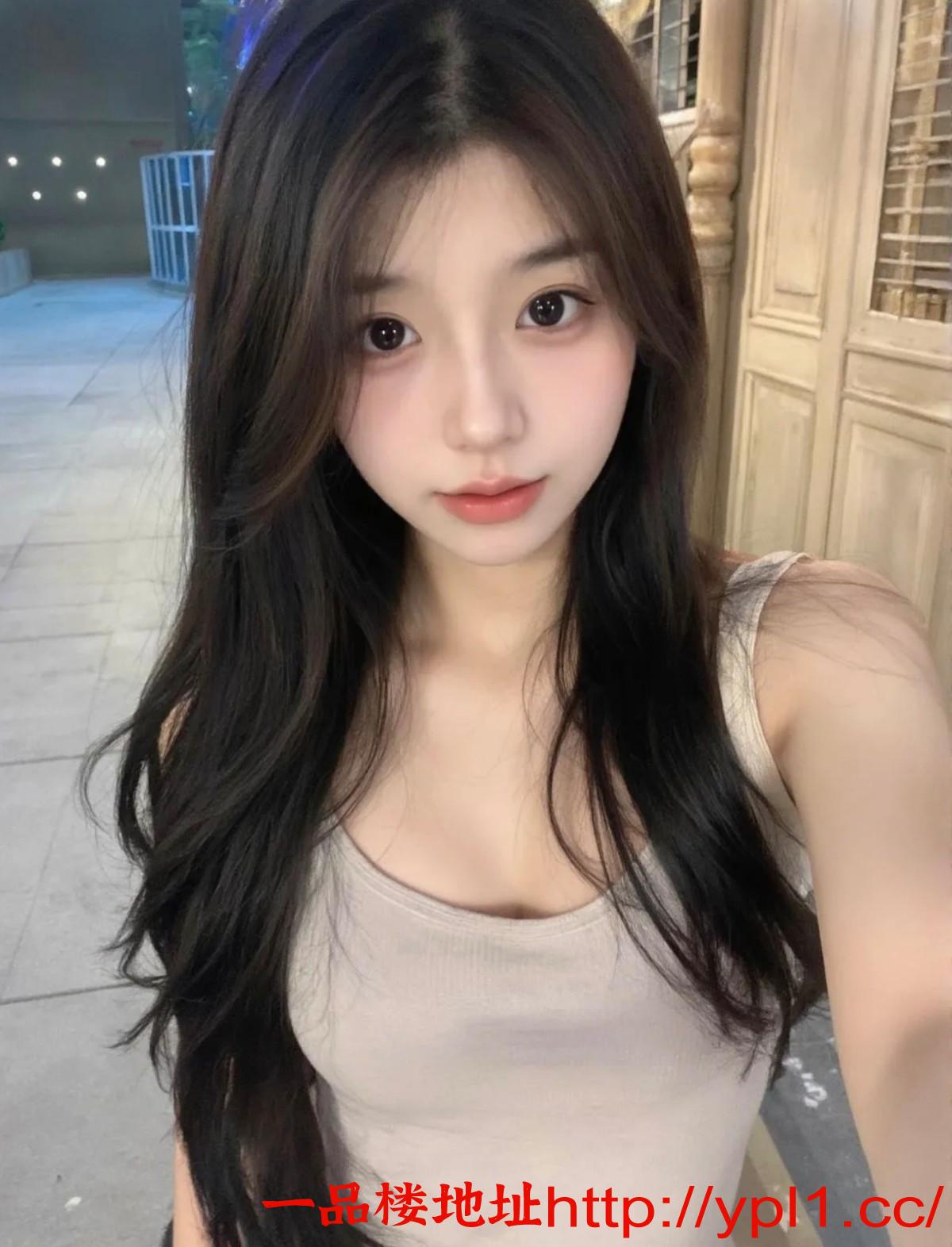 丰满尤物娇躯性感动人