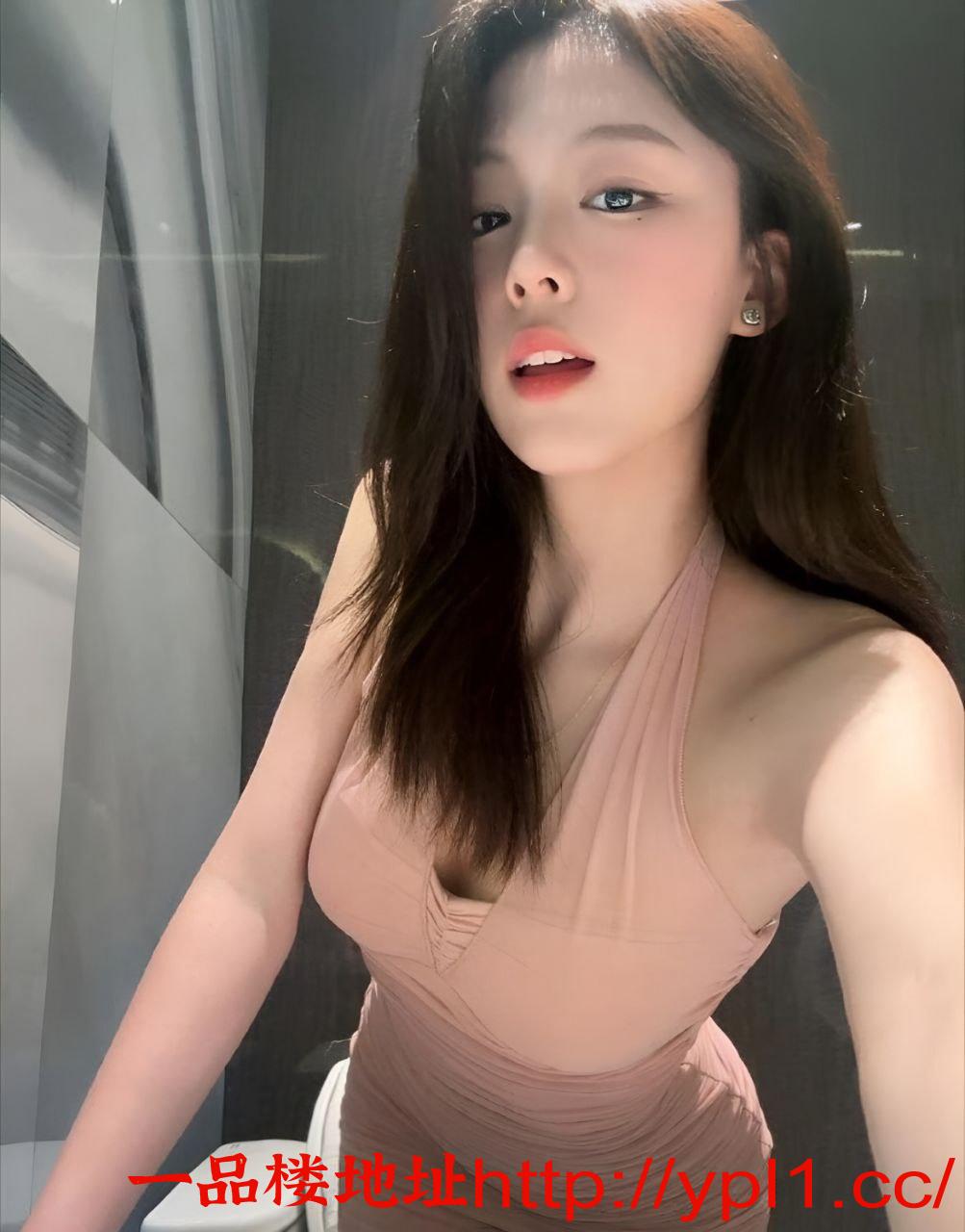 性感美臀小逼粉嫩兼职小妹